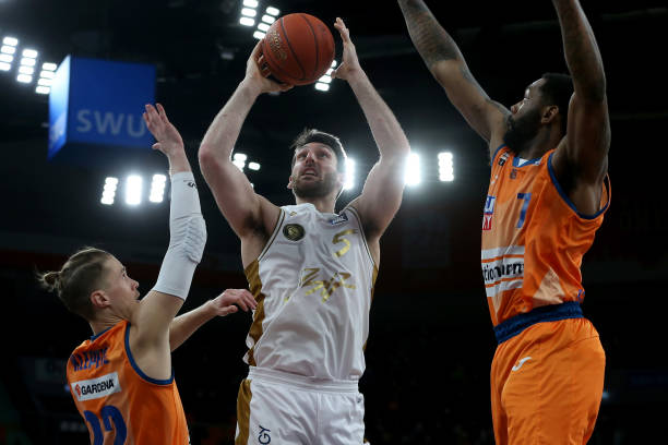 沟通不畅成 沟通不畅成